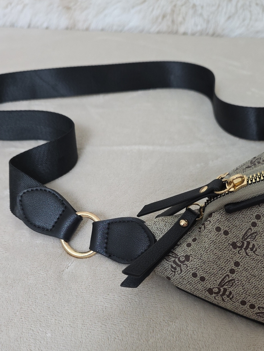 Bee Print Belt Bag Fanny Pack Crossbody Waist Bag Cream Black - Picture 4 of 11